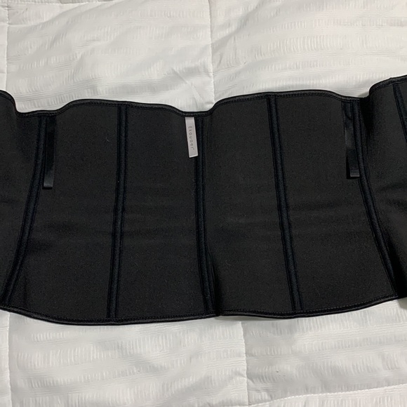 Waist trainer size M - Picture 4 of 5
